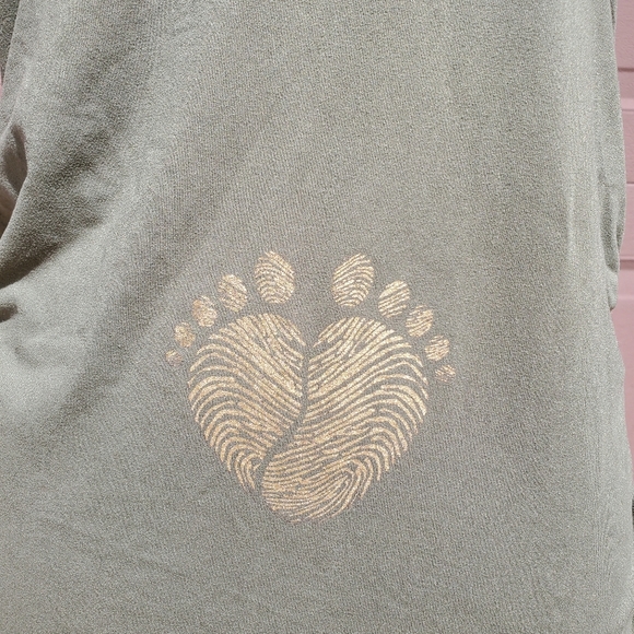 Love Wish Olive Green "Coming Soon" Gold Metallic Graphic Maternity Top Small - Picture 12 of 14